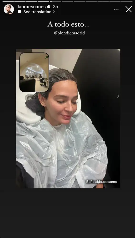 Laura Escanes realizándose un cambio de look