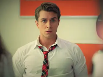 Doruk, Asiye y Kann: ¿Nuevo triángulo amoroso en 'Hermanos'? Doruk, Asiye y Kann: ¿Nuevo triángulo amoroso en 'Hermanos'?