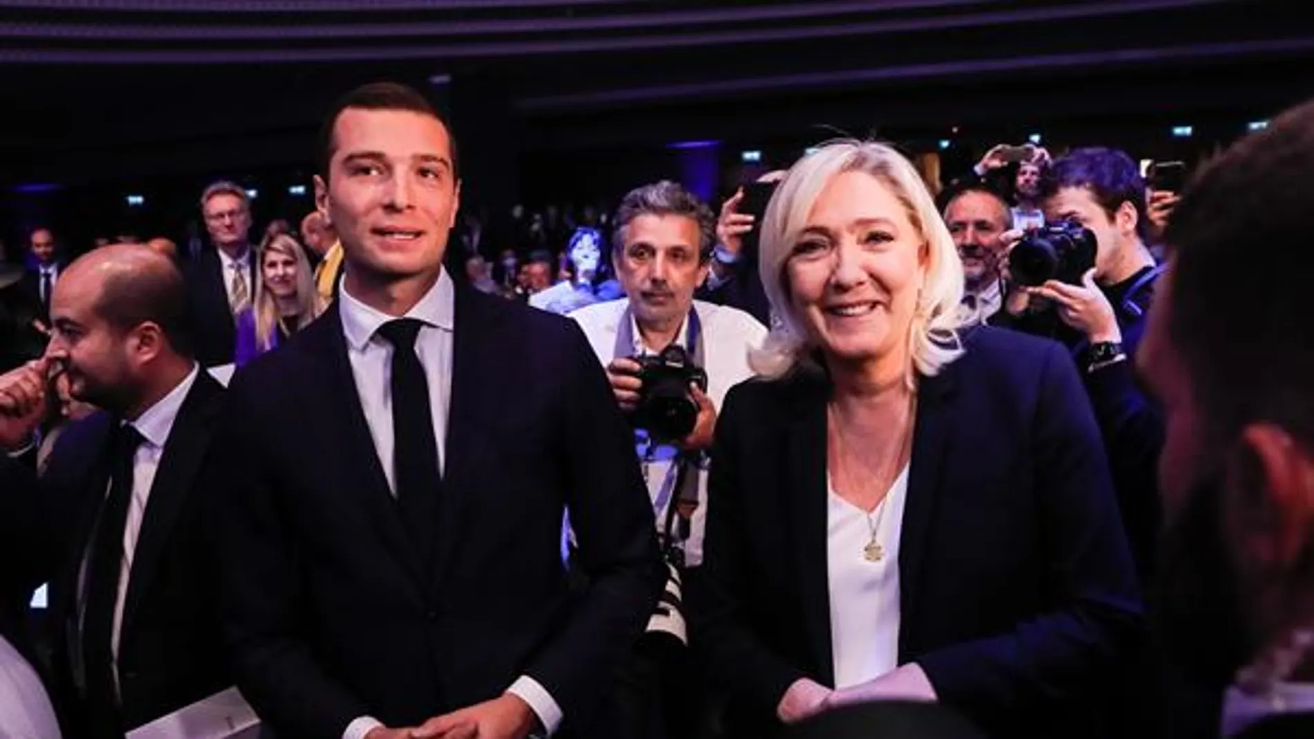 Jordan Barella y Marine Le Pen, este sábado en Francia