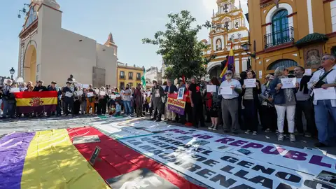 La concentración homenaje a las 45.000 víctimas de Queipo de Llano La concentración homenaje a las 45.000 víctimas de Queipo de Llano