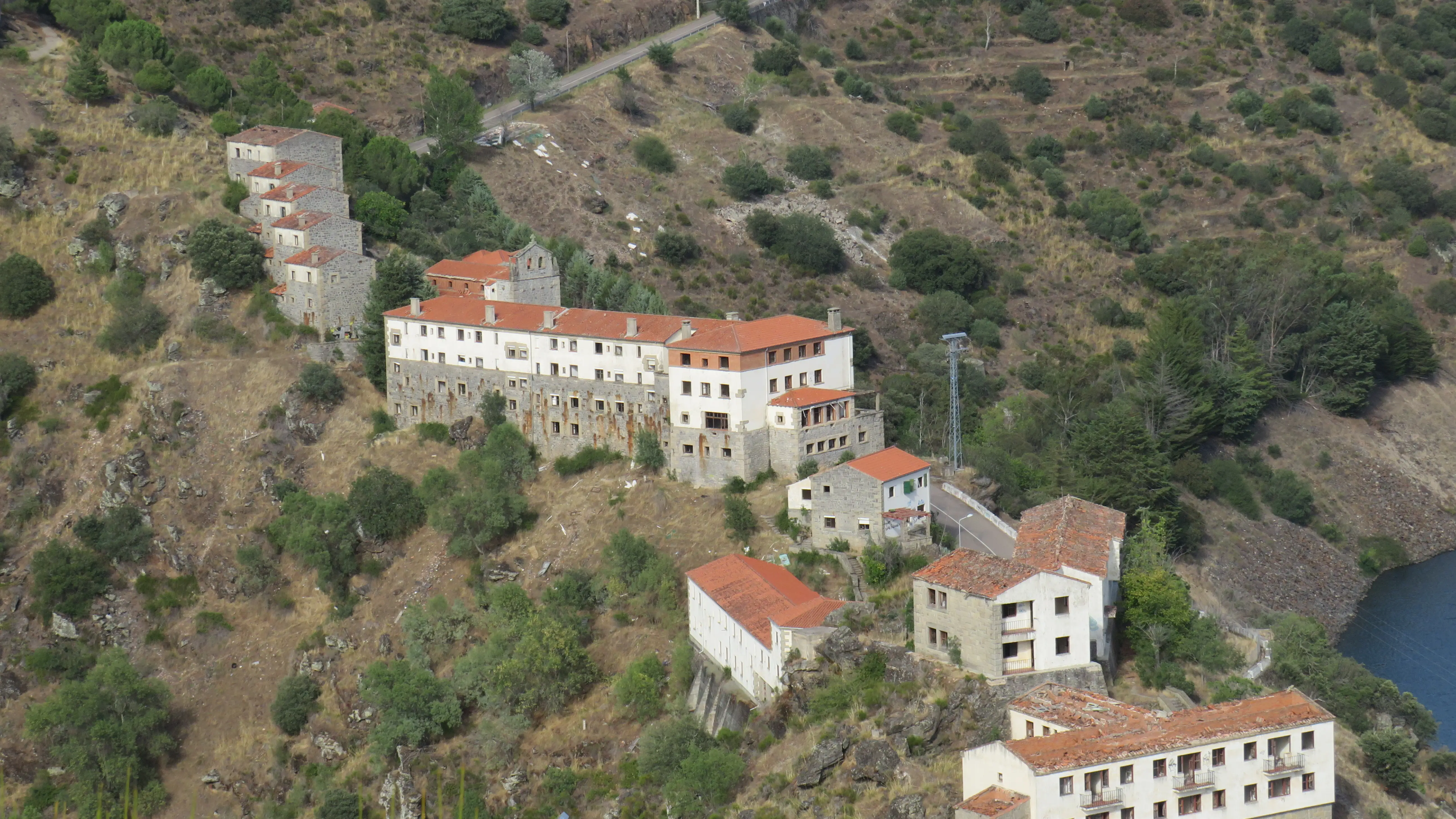 Imagen de archivo del pueblo en venta en Zamora Imagen de archivo del pueblo en venta en Zamora