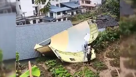 Pieza de un cohete chino Pieza de un cohete chino