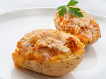 Patata rellena de atún Receta facilísima de Arguiñano: patata rellena de atún