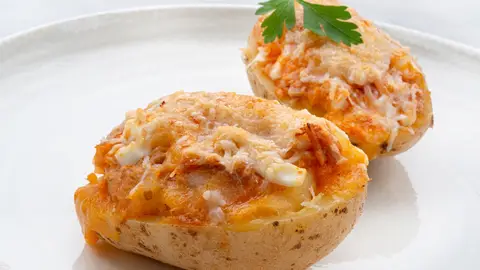 Patata rellena de atún Receta facilísima de Arguiñano: patata rellena de atún
