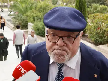 El excomisario Villarejo apunta a Saénz de Santamaría El excomisario Villarejo apunta a Saénz de Santamaría