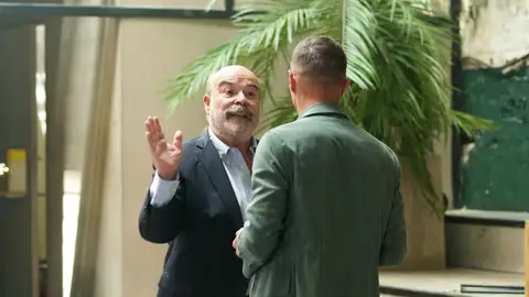 Antonio Resines le da la bofetada perfecta a Joaquín Antonio Resines le da la bofetada perfecta a Joaquín