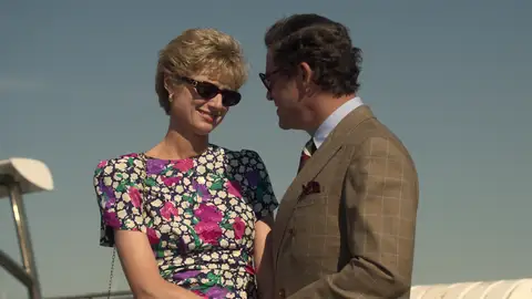 Elizabeth Debicki y Dominic West como Lady Di y el príncipe Carlos en 'The Crown' Elizabeth Debicki y Dominic West como Lady Di y el príncipe Carlos en 'The Crown'