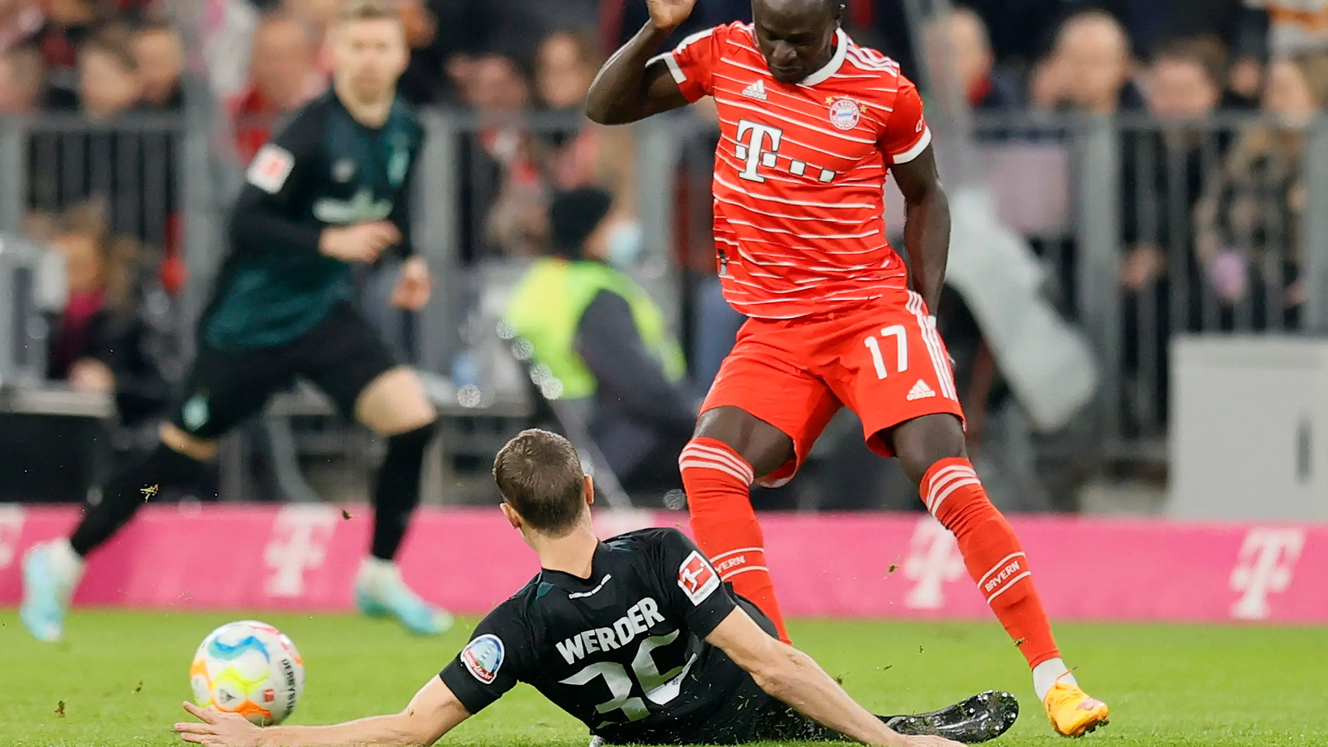 Sadio Man&eacute;, en acci&oacute;n ante el Bremen