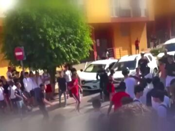 Pelea a puñetazos y patadas a las puertas de un colegio de Tenerife