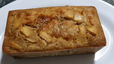 Plum cake de manzana y canela. Plum cake de manzana y canela.