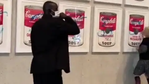 Ataque a la obra de Andy Warhol Ataque a la obra de Andy Warhol