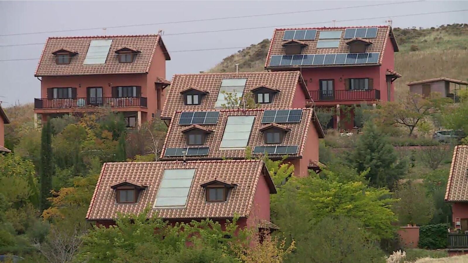 Una aldea sin miedo a las facturas de luz y gas: 