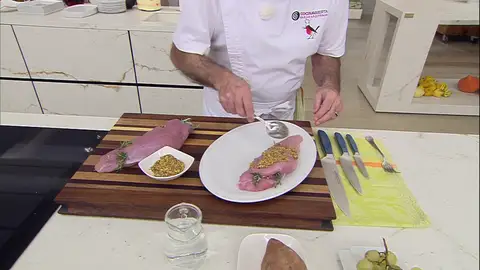 Unta la pechuga con la mostaza Unta la pechuga con la mostaza