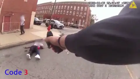 Vacía su cargador sobre un sospechoso Vacía su cargador sobre un sospechoso