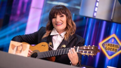 Rozalén se emociona al cantar 'Te quiero porque te quiero' en directo en 'El Hormiguero' 