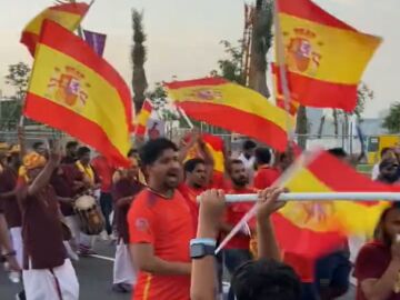 ¿Ha contratado Qatar y la FIFA aficionados falsos para animar antes de los partidos?