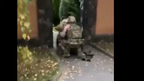 Nieto y abuela se reencuentran tras ocho meses desde que estalló la guerra en Ucrania. Nieto y abuela se reencuentran tras ocho meses desde que estalló la guerra en Ucrania.