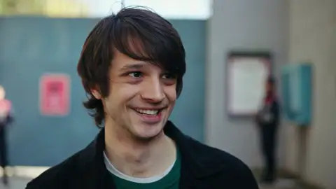 Ceylin e Ilgaz consiguen lo que parecía imposible: ¡Çinar sale de la cárcel! Ceylin e Ilgaz consiguen lo que parecía imposible: ¡Çinar sale de la cárcel!