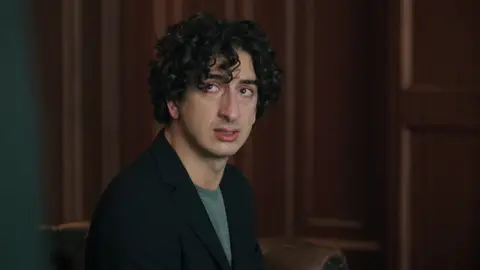 Yekta, dispuesto a todo para evitar que descubran a Engin: "Vas a seguir fingiendo delante de Ceylin” Yekta, dispuesto a todo para evitar que descubran a Engin: "Vas a seguir fingiendo delante de Ceylin”