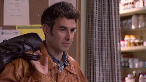 Doña Paz no puede más con la situación: ¡Echa a su hijo Hugo de casa! Doña Paz no puede más con la situación: ¡Echa a su hijo Hugo de casa!