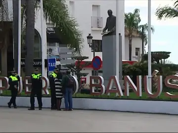 Policía en Puerto Banús Policía en Puerto Banús
