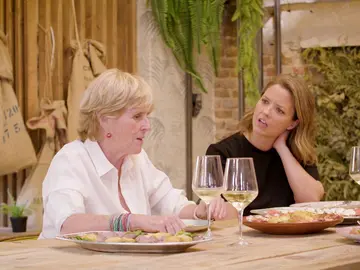 Joaquín descubre el personaje que se le ha resistido a Mercedes Milá: “Isabel Preysler me ha dado siempre calabazas” Joaquín descubre el personaje que se le ha resistido a Mercedes Milá: “Isabel Preysler me ha dado siempre calabazas”