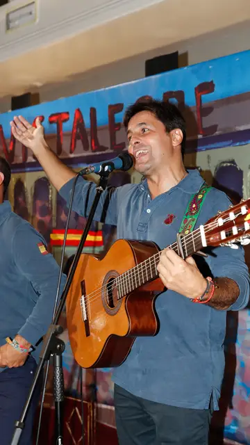 Fran Rivera, a la guitarra Fran Rivera, a la guitarra