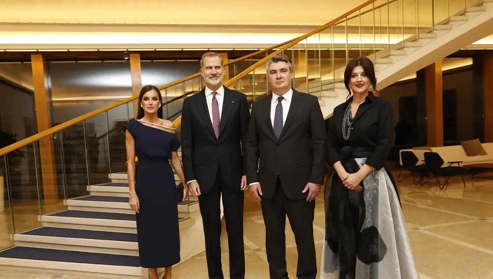 Reyes, don Felipe VI y doña Letizia con el presidente de Croacia, Zoran Milanovic, y la primera dama, Sanja Music Milanovic
