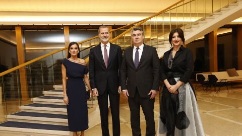 Reyes, don Felipe VI y doña Letizia con el presidente de Croacia, Zoran Milanovic, y la primera dama, Sanja Music Milanovic
