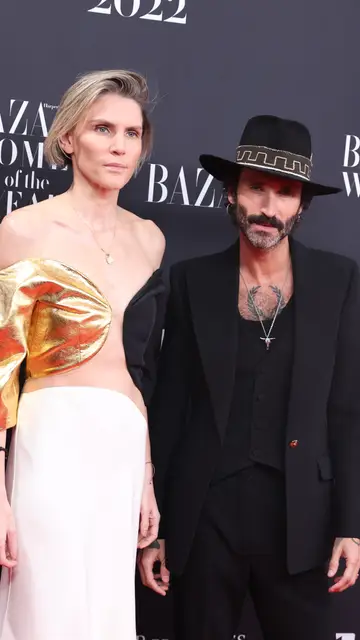 Leiva junto a la diseñadora Gabriela Hearst Leiva junto a la diseñadora Gabriela Hearst