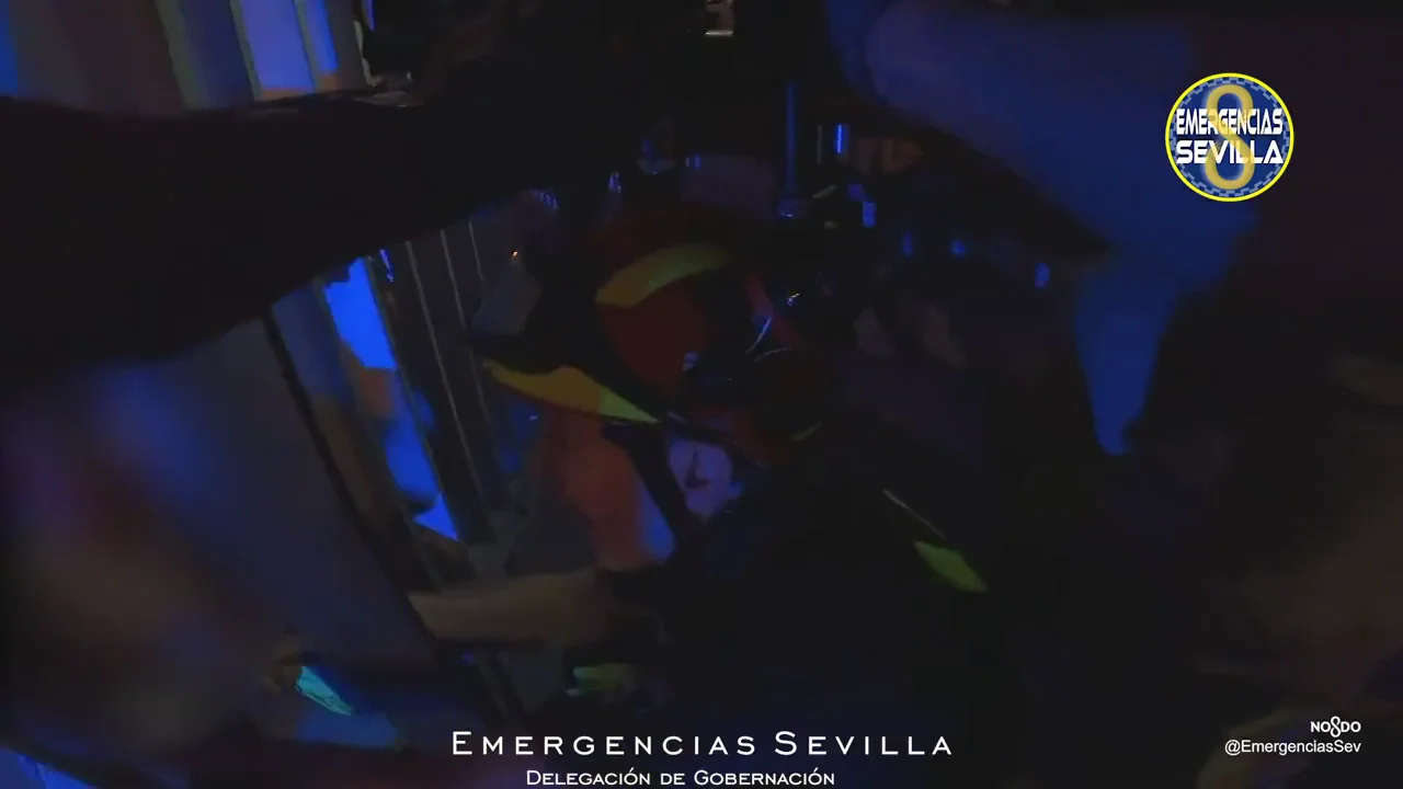 R&aacute;pida intervenci&oacute;n de los bomberos de Sevilla para rescatar a un ni&ntilde;o