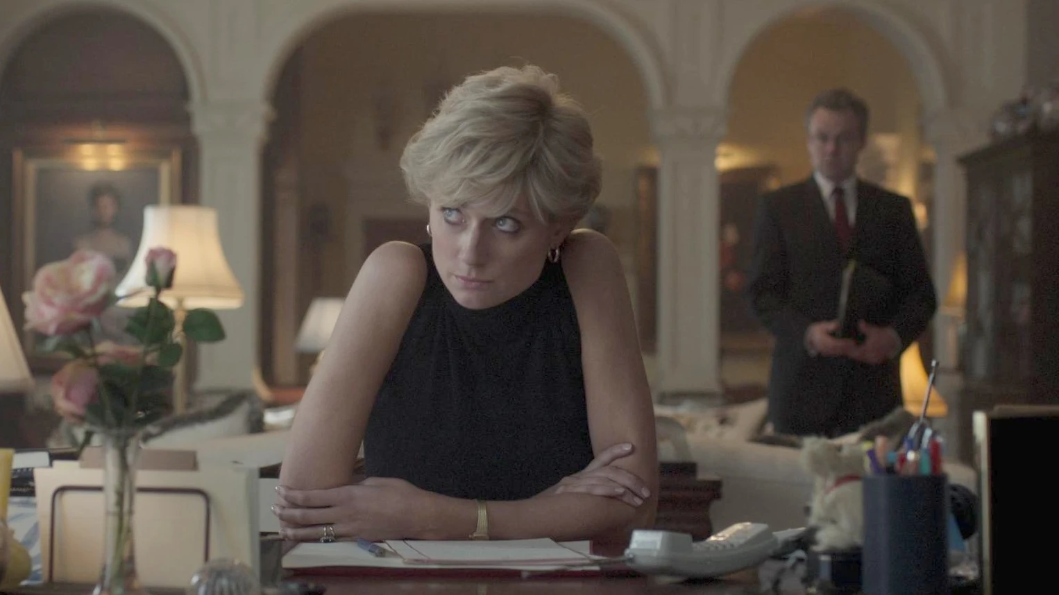 Elizabeth Debicki como Lady Di en la temporada 6 de 'The Crown'
