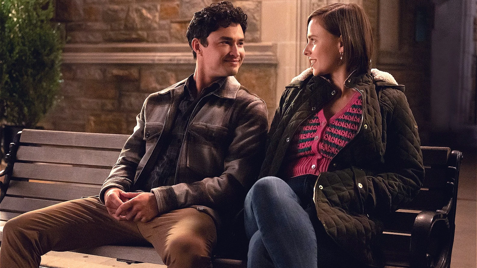 Gavin Leatherwood y Pauline Chalamet como Nico y Kimberly en 'La vida sexual de las universitarias'