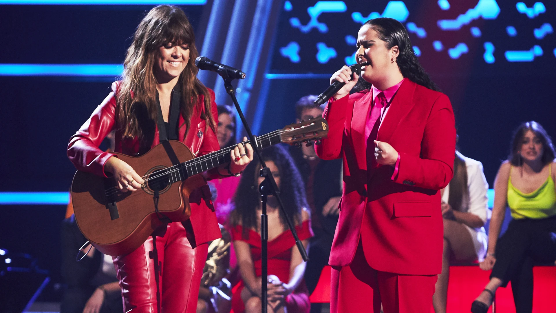 Un sue&ntilde;o cumplido para Salma: Vanesa Mart&iacute;n canta con ella &lsquo;Arr&aacute;ncame&rsquo; en &lsquo;La Voz&rsquo;