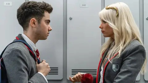 Ander Puig y Valentina Zenere en 'Élite 6' Ander Puig y Valentina Zenere en 'Élite 6'