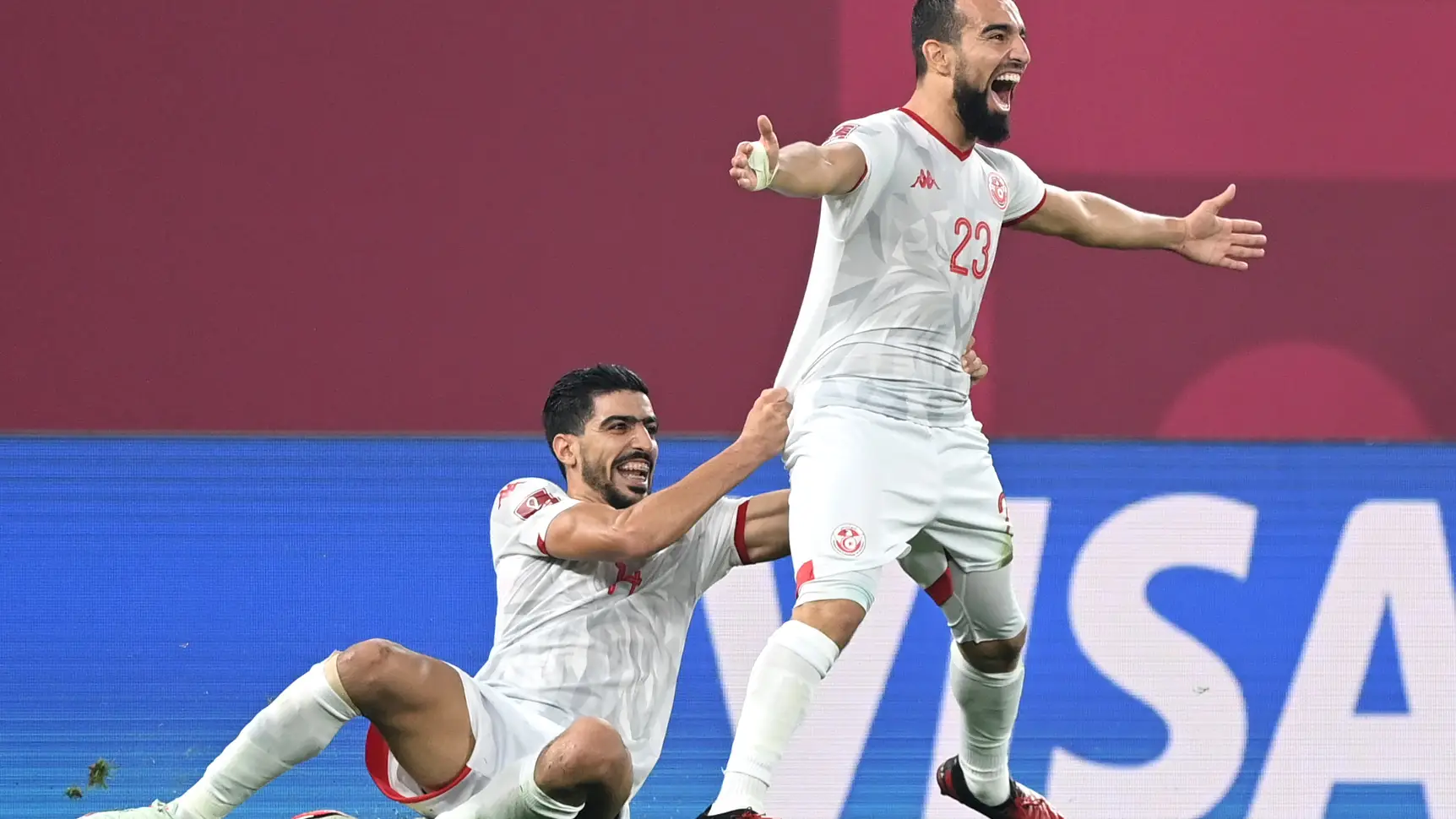 Naim Sliti y Mohamed Ben Hmida celebran un gol con Túnez Naim Sliti y Mohamed Ben Hmida celebran un gol con Túnez