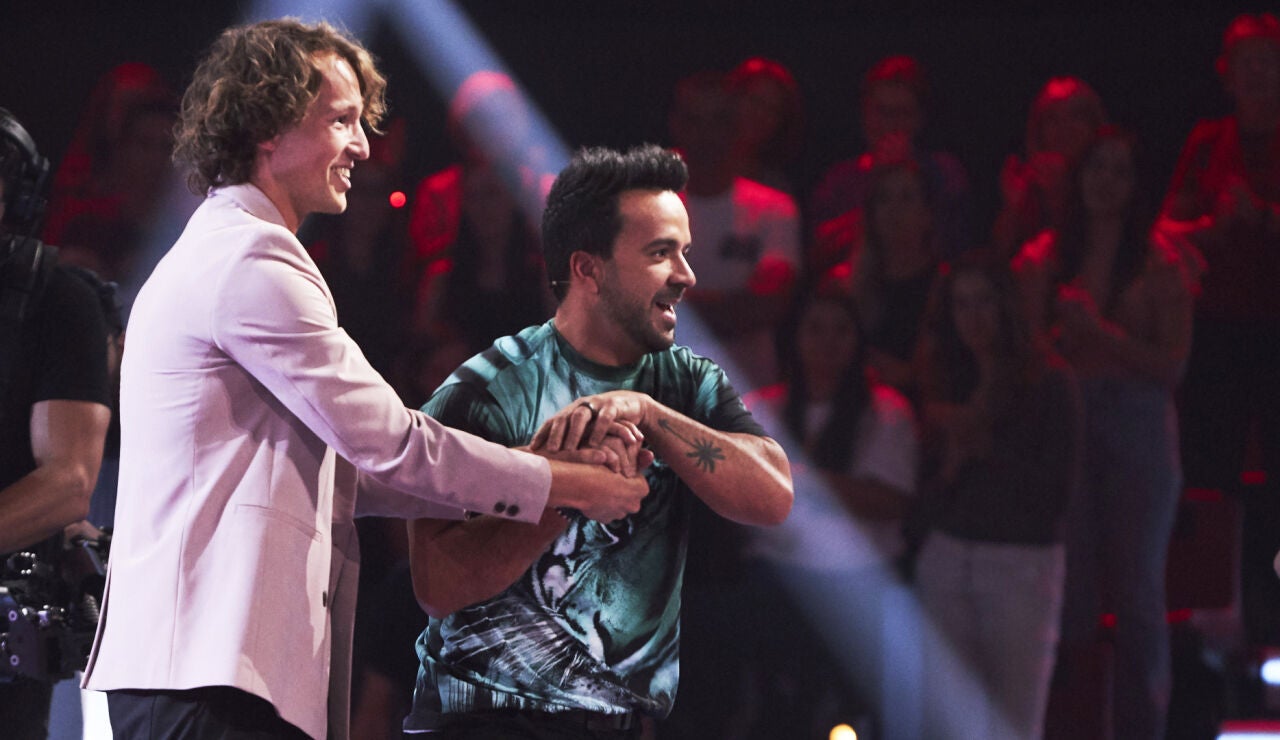 Anton Perard, robado por Luis Fonsi