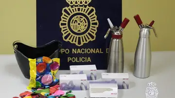 Imagen de cápsulas del gas de la risa Imagen de cápsulas del gas de la risa