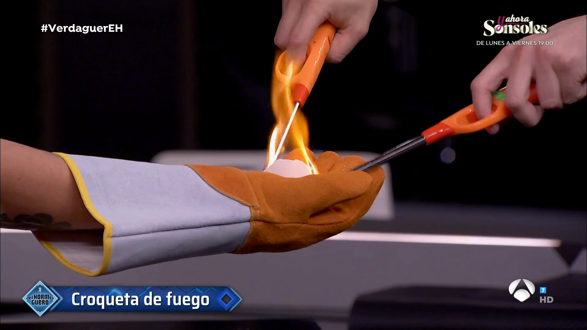 Marron, Pablo Motos y David Verdaguer se lanzan una bola de fuego y... &iexcl;no se queman! 