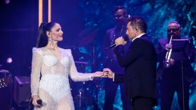 El mono de transparencias y lentejuelas de Rosa López con el que brilló en su reencuentro con David Bisbal