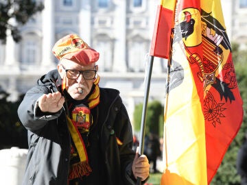 Imagen de la concentración del Movimiento Católico Español convocada este domingo en Madrid en protesta por la Ley de Memoria Democrática, coincidiendo con el aniversario del 20N