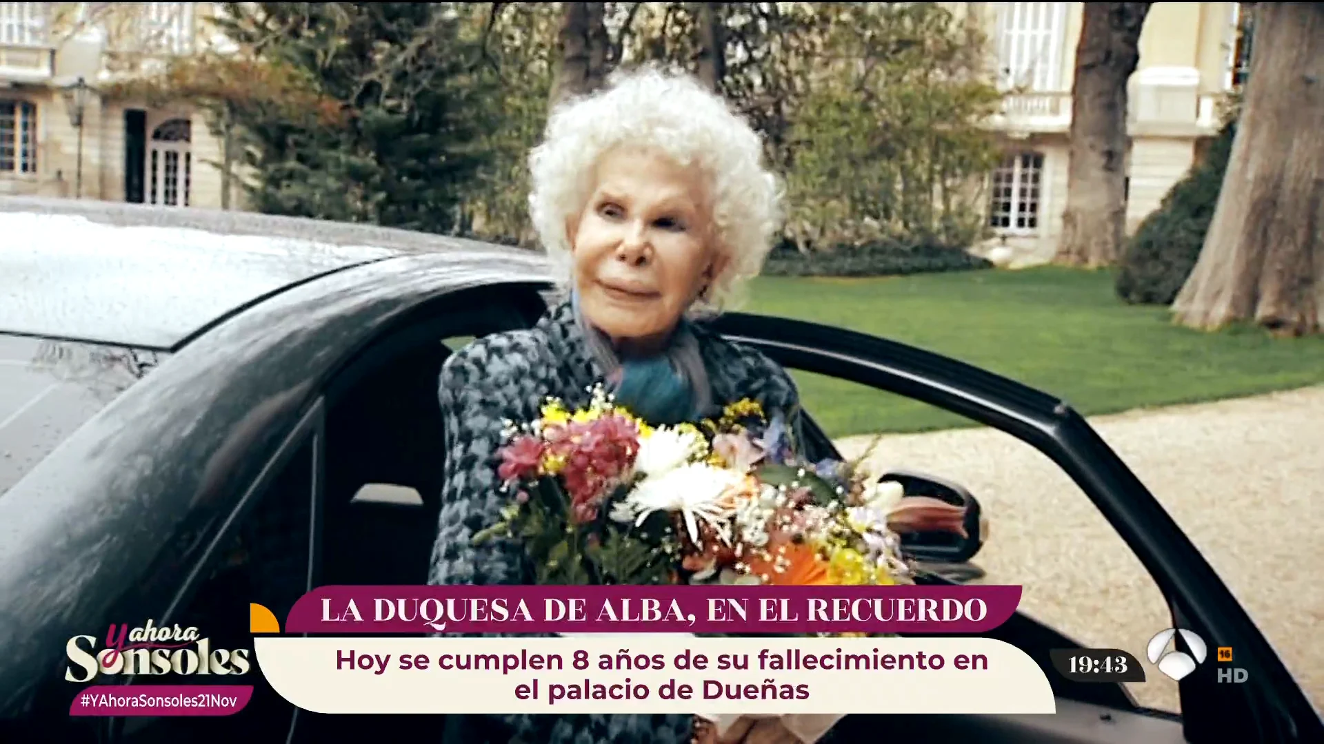Así recuerdan Eugenia y Cayetano Martínez de Irujo a la duquesa de Alba en el octavo aniversario de su fallecimiento Así recuerdan Eugenia y Cayetano Martínez de Irujo a la duquesa de Alba en el octavo aniversario de su fallecimiento