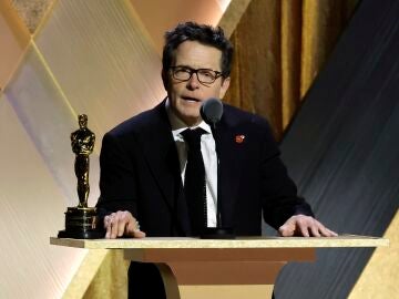 Michael J. Fox recibe un Oscar honorífico por su lucha contra el Parkinson