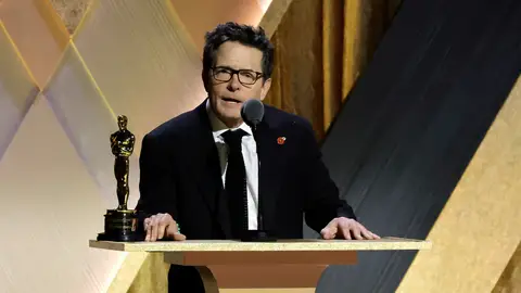 Michael J. Fox recibe un Oscar honorífico por su lucha contra el Parkinson Michael J. Fox recibe un Oscar honorífico por su lucha contra el Parkinson
