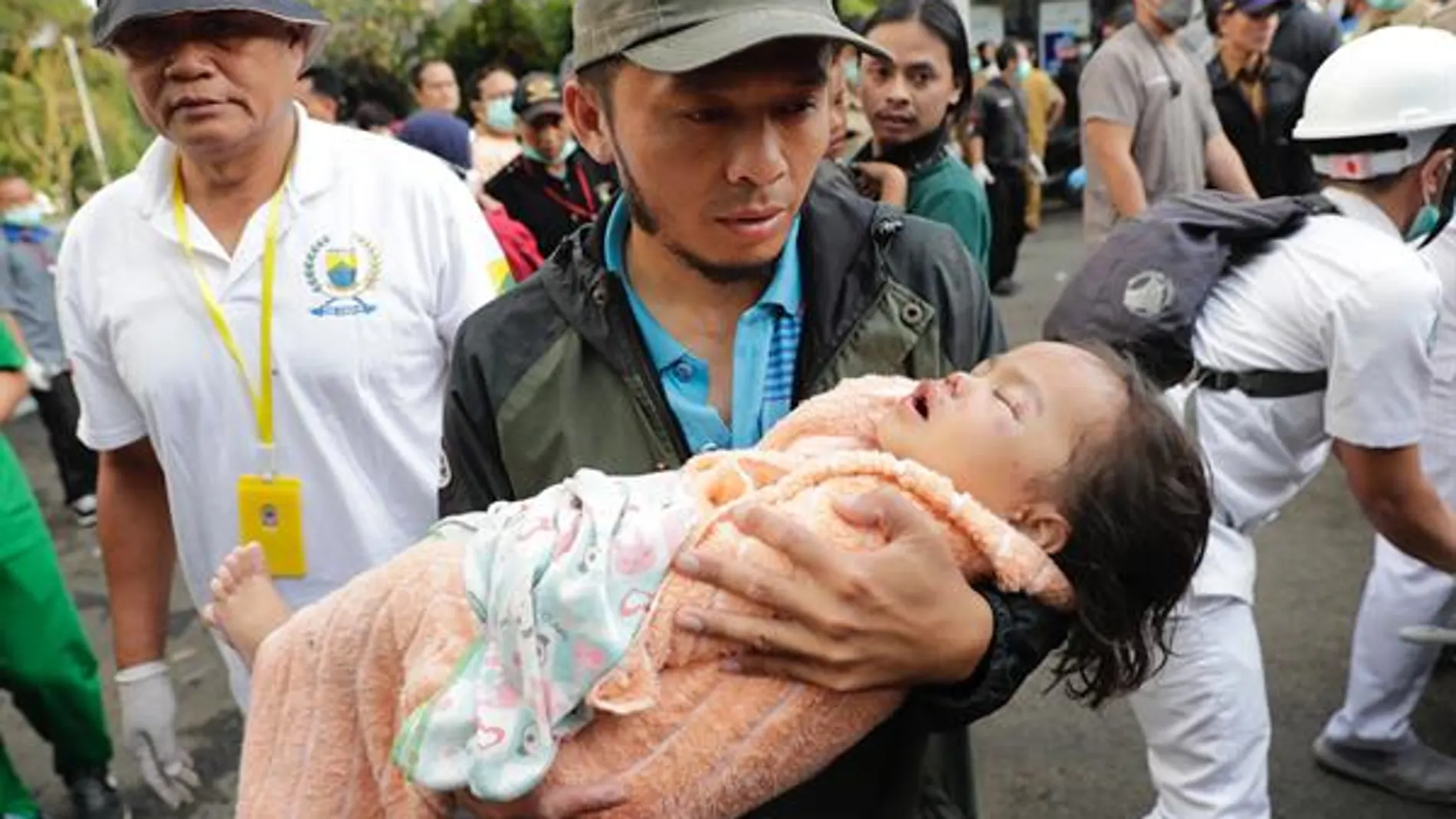 Víctimas del terremoto que ha sacudido la provincia de Java Occidental