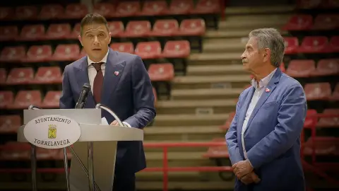 Miguel Ángel Revilla en 'Joaquín, el novato' El salto a la política del futbolista