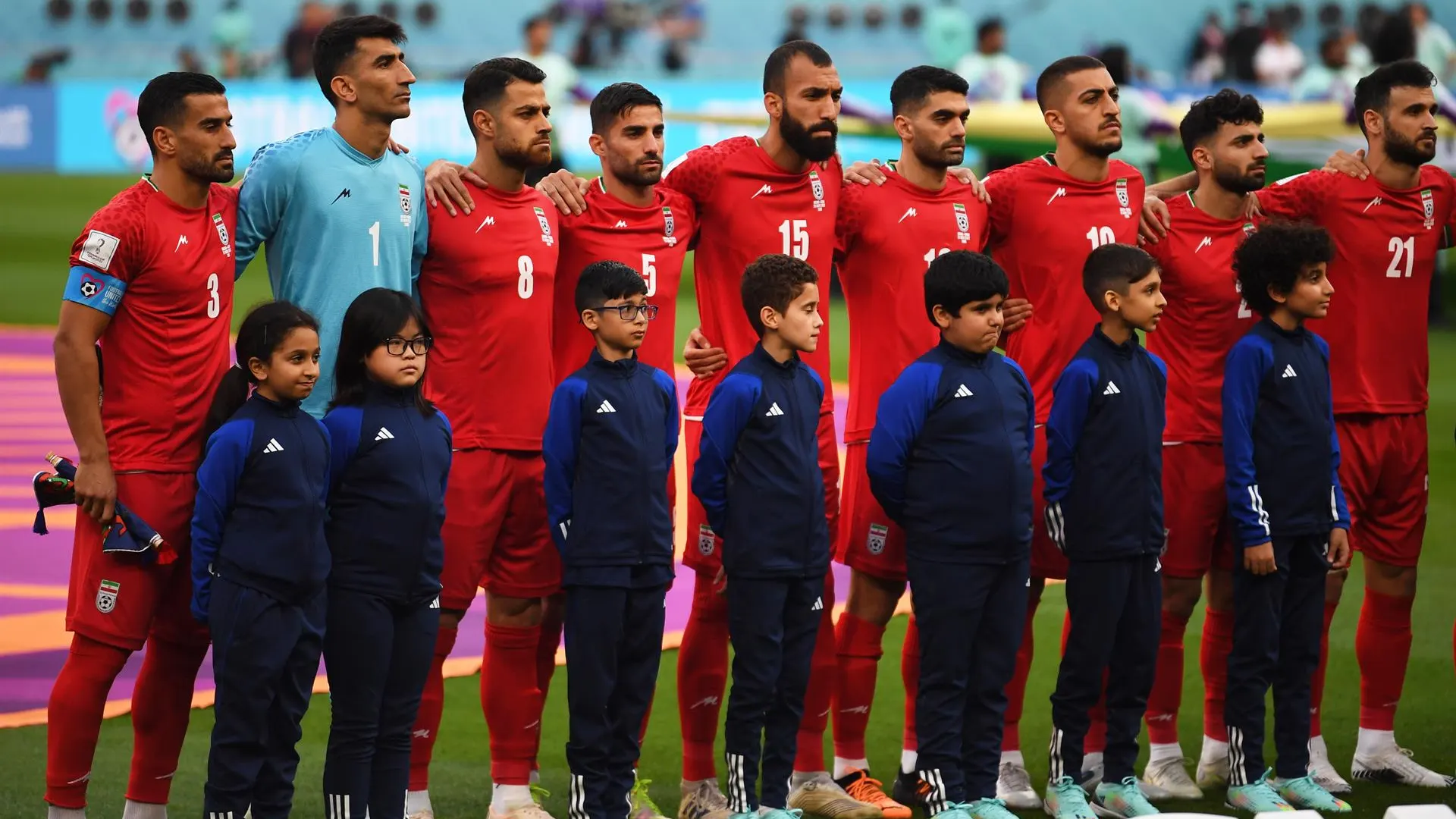Los jugadores iraníes, durante el himno ante Inglaterra Los jugadores iraníes, durante el himno ante Inglaterra