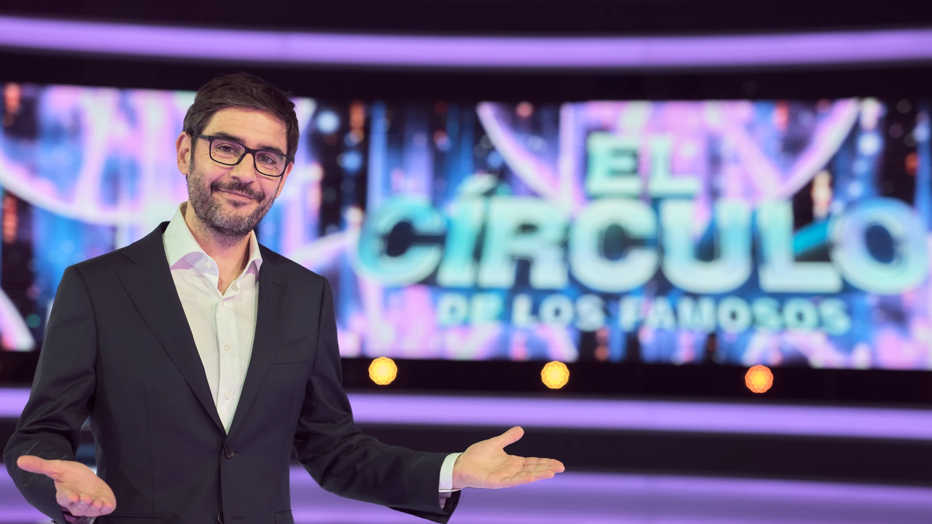 Antena 3 arranca las grabaciones de ‘El círculo de los famosos’, el nuevo concurso de éxito internacional, presentado por Juanra Bonet