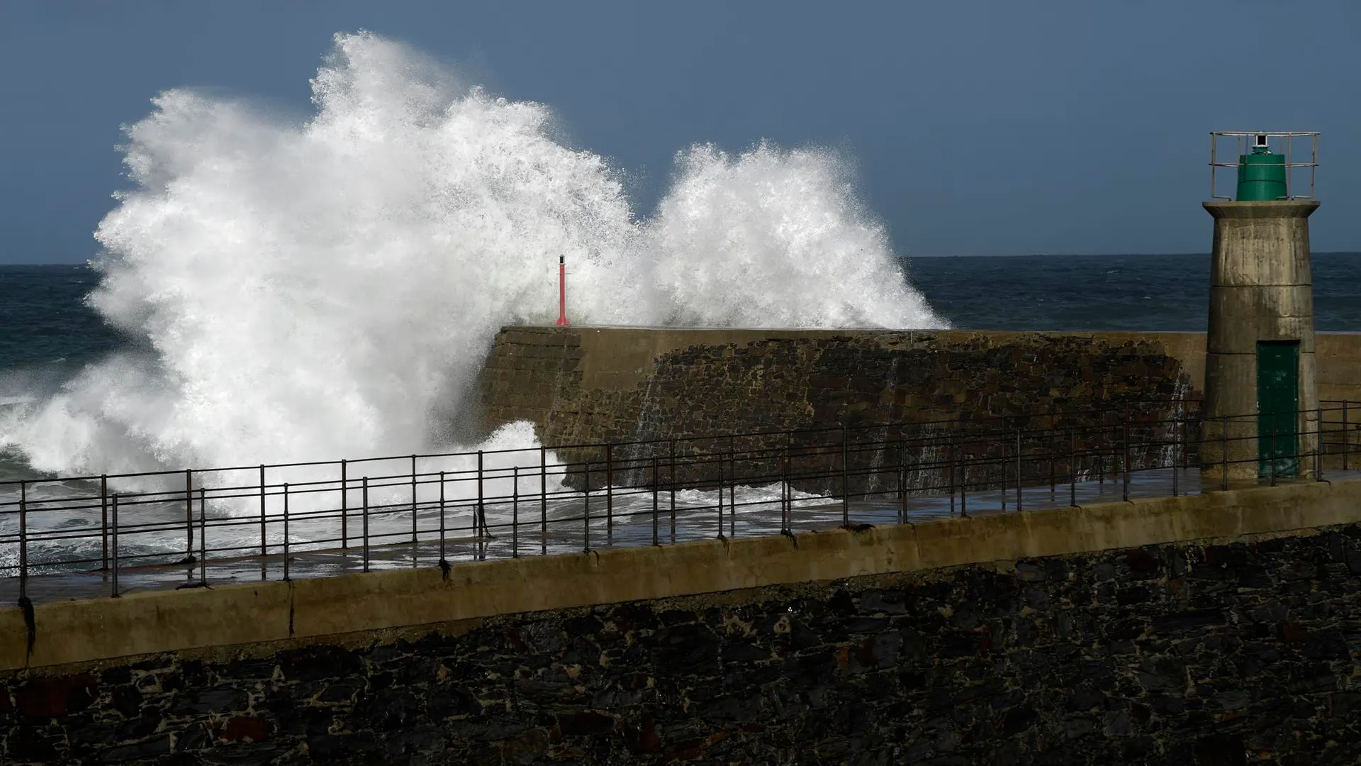 Llega la borrasca Denise con olas de 7 metros