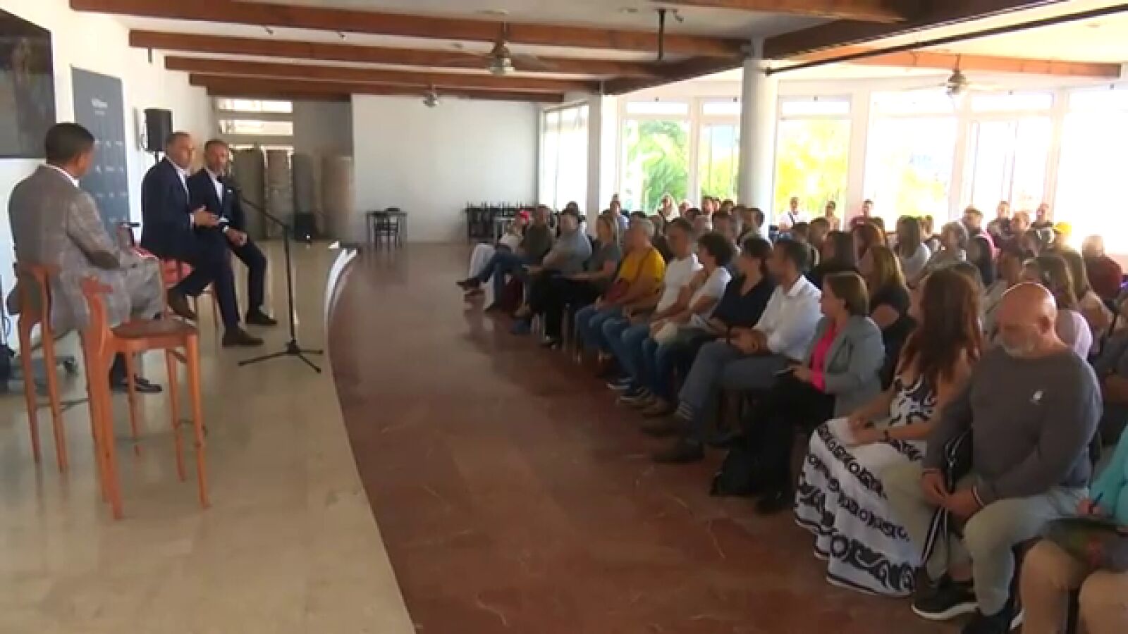Casting para elegir a los 40 trabajadores de un nuevo hotel de lujo en la isla de Tenerife
